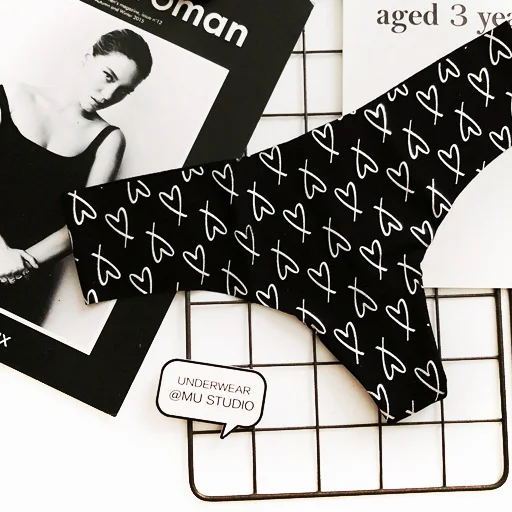 Fashional ผู้หญิงเซ็กซี่ชุดชั้นใน LOVE กางเกงไม่มีรอยต่อสุภาพสตรีผ้าไหมหวานหรูหราหญิงด่วนแห้งเซ็กซี่สตรีชุดชั้นใน