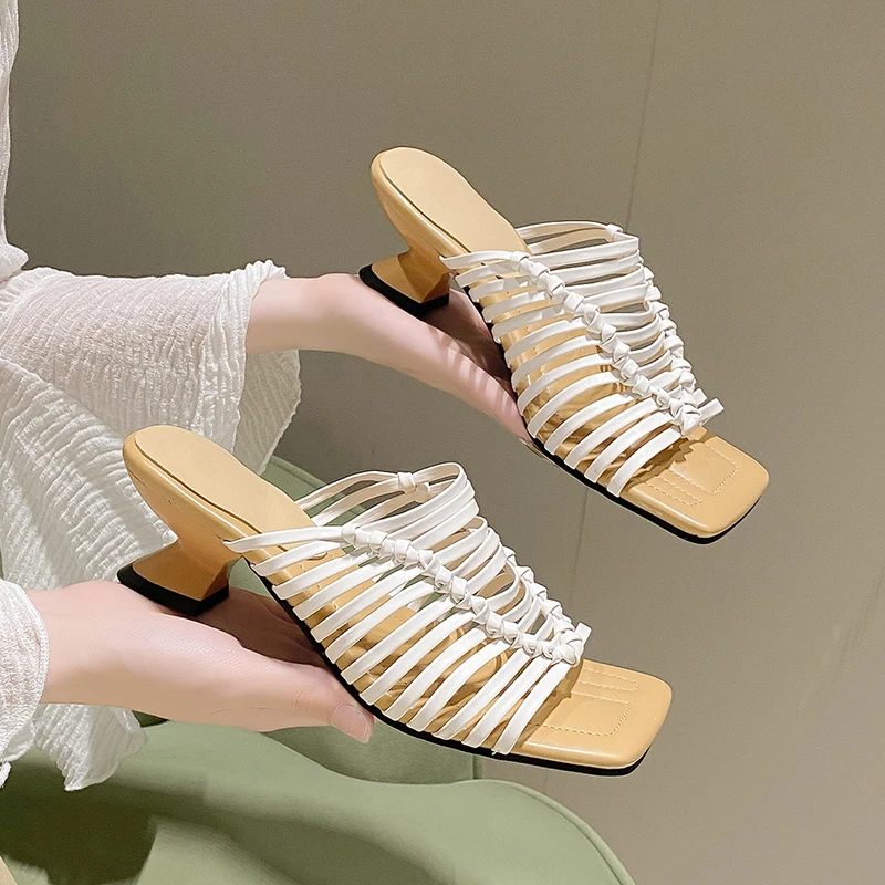 

2024 Summer Women's Shoes Designer Ladies Open Toe Slippers Fashion Thin Strap Woven Leather Shoes Women's Casual Mules Sandals