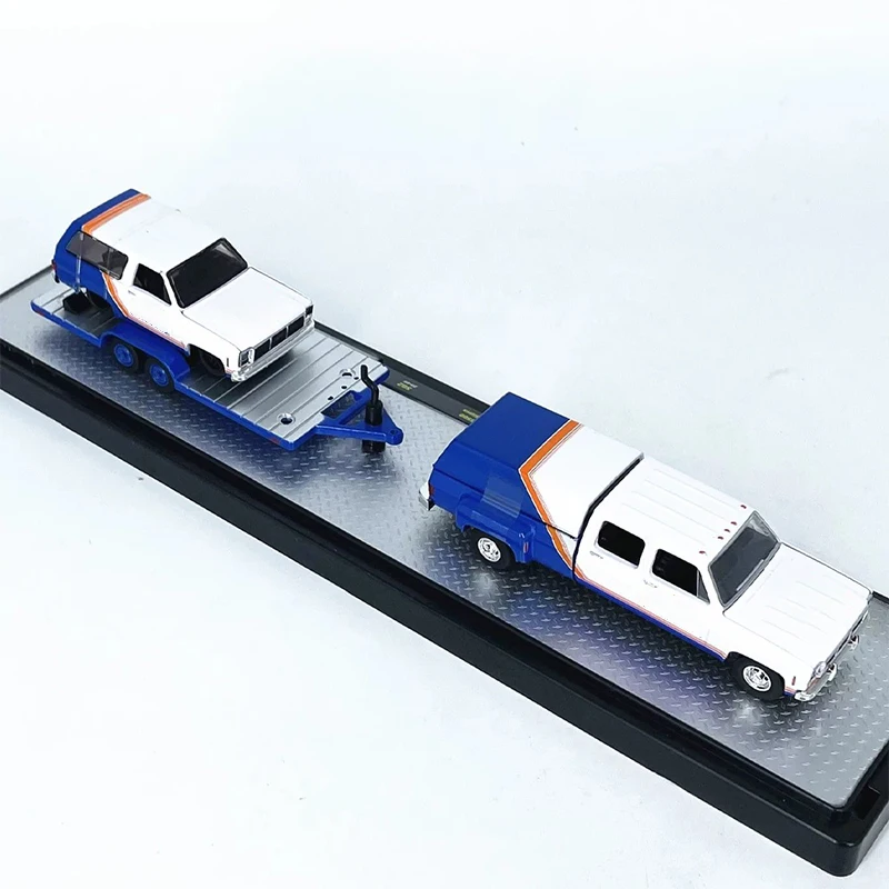 1:64 Scale M2 Machines C60 L600 Plymouth Alloy Diecast Model Car Simulation Collection Ornaments Child Birthday Gift Toy