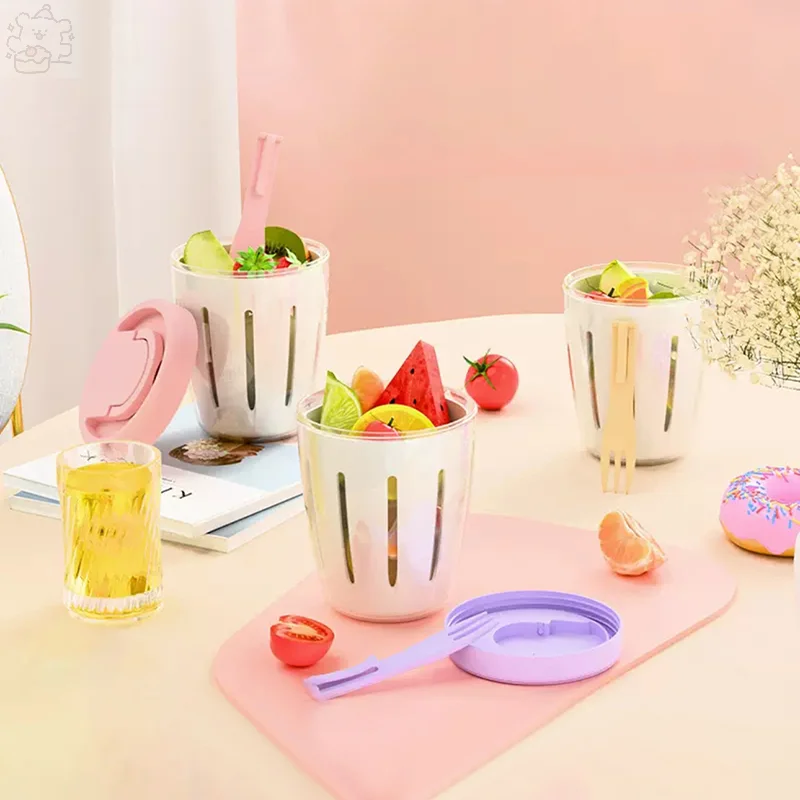 

New PP+Silicone Fruit Cup Compartments Leak-proof With Draining Salad Cup Portable Snack Parfait Containers For Women
