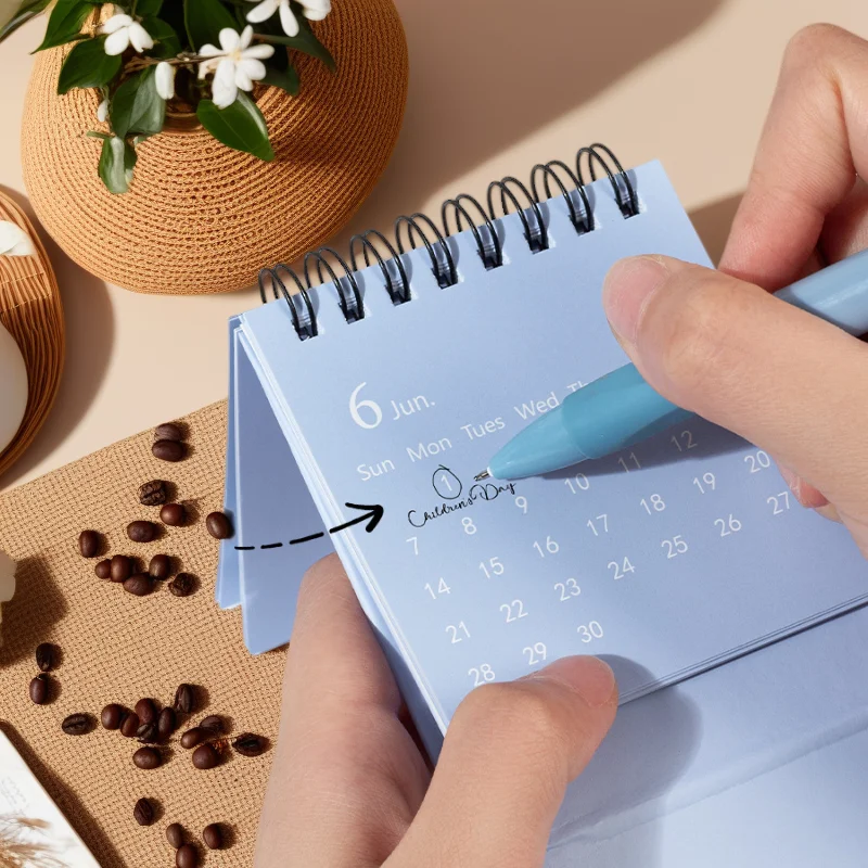 2026 ปฏิทินตั้งโต๊ะขนาดเล็กสีโมรันดี,ปฏิทินวางแผนบนเดสก์ท็อป บันทึกข้อความ ของตกแต่งขนาดเล็ก