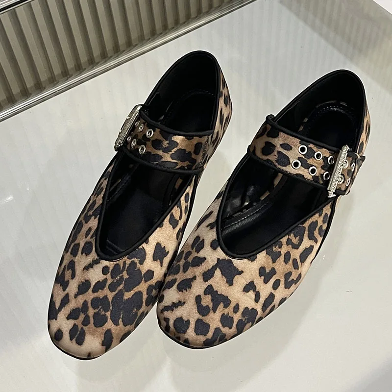 Fashion Buckle Strap Women Flats Shoes Leopard Print Female Soft Footwear Round Toe Ladies Flats Shoes Dress Designer Mary Janes