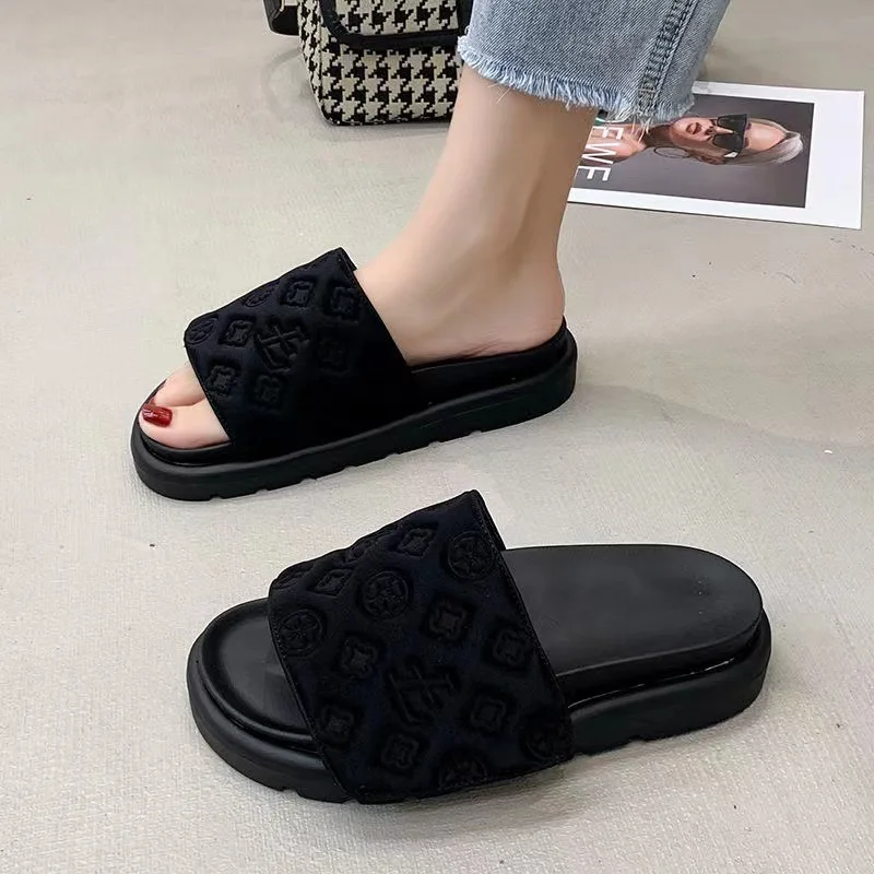 Women Slippers Summer New Fashion Elegant Luxurious Designer Slippers Thick Sole Non Slip Women Home Casual Flip Flop