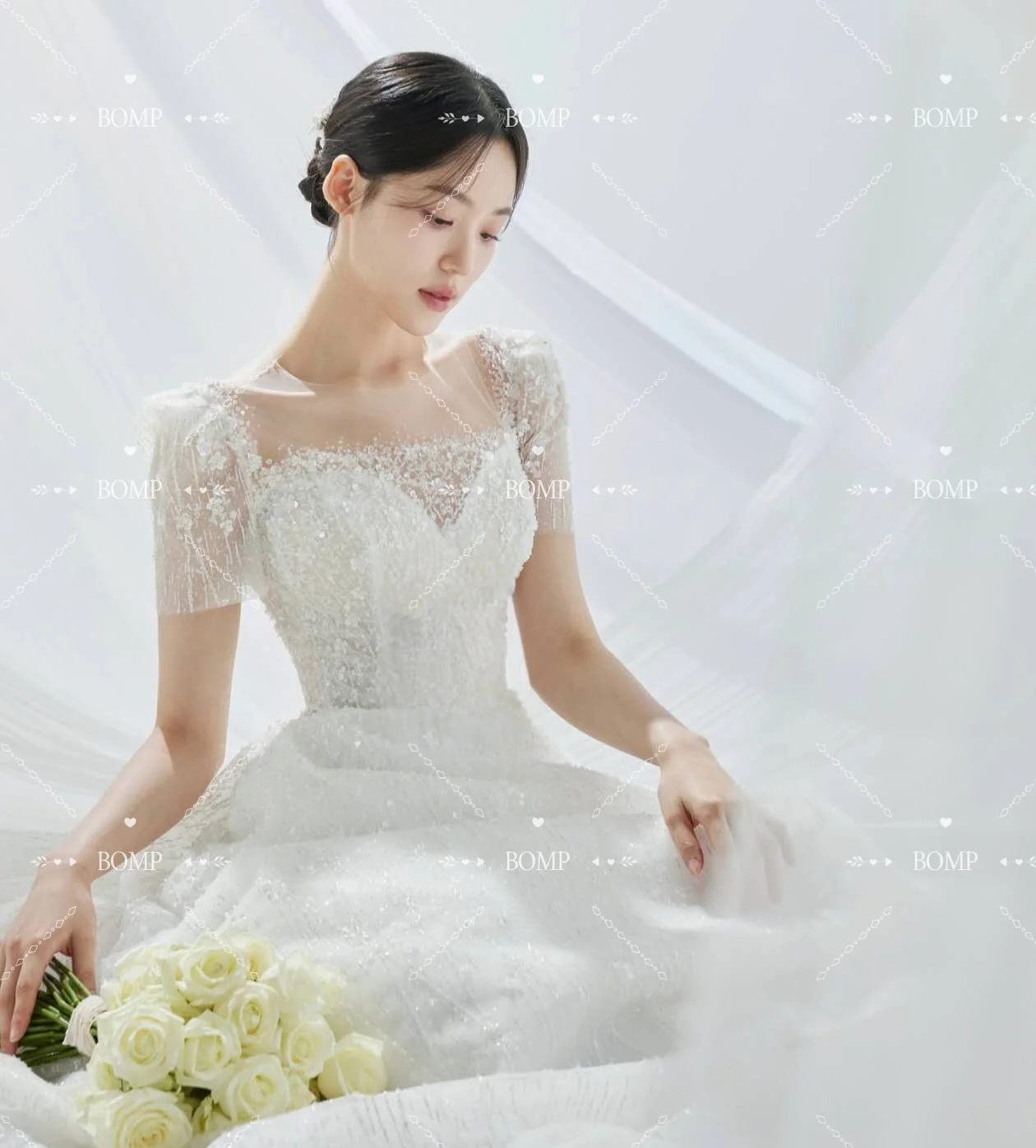 BOMP 매력적인 스위트하트 한국 웨딩 파티 드레스 짧은 소매 비즈 이브닝 가운 사진 촬영 신부 드레스 맞춤 웨딩드레스