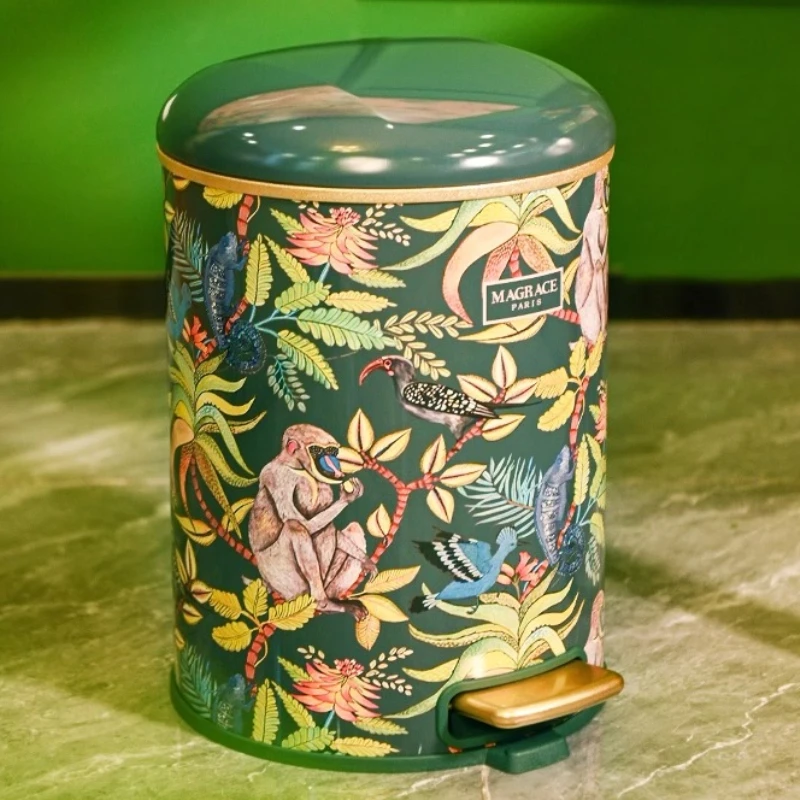 

8L Vintage Large Capacity Pedal Trash Can Kitchen Bathroom Bedroom Waste Bins Toilet Creative Aesthetic Living Room Trash Can