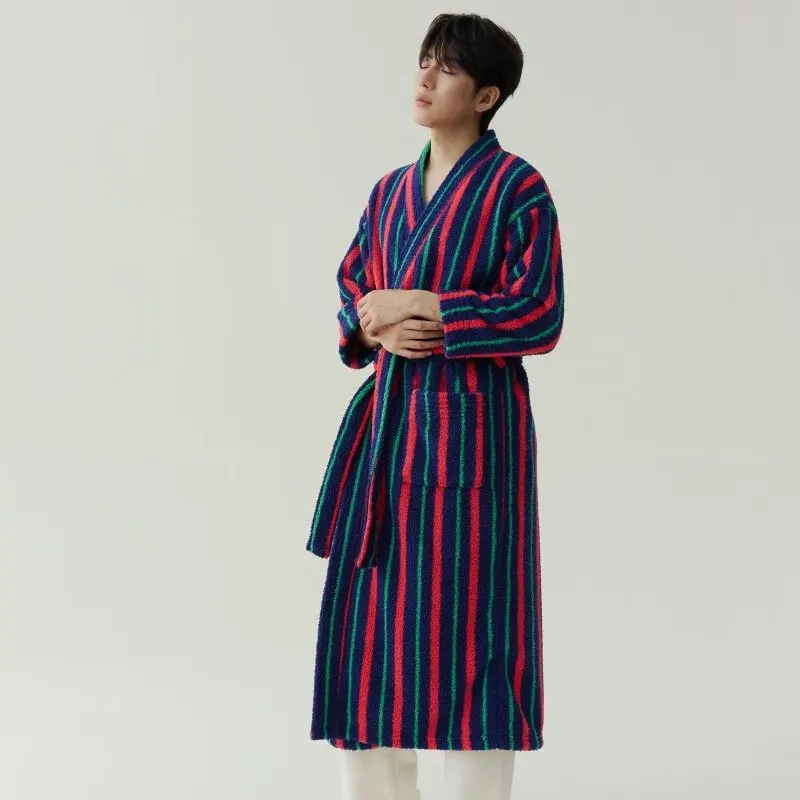 

Новинка 2023 года, длинная одежда для сна из кораллового флиса, женский весенне-осенний халат в полоску, домашние удобные роскошные пижамы с принтом для пар