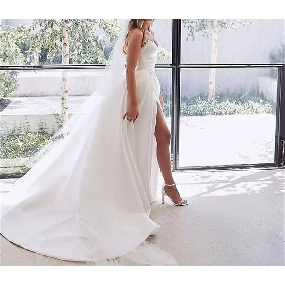 Tokyo Customized White Side High Split Wedding Dress Strapless Sleeveless Backless Wedding Gown Court Train Sexy Bridal Veil