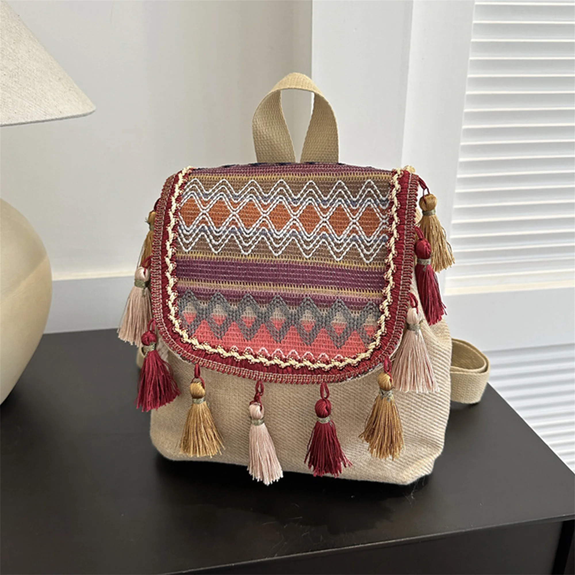 スタイリッシュなエスニック刺繍タッセルバックパック十代の女の子のための中学生バッグ女性のためのファッショナブルな旅行デイパック