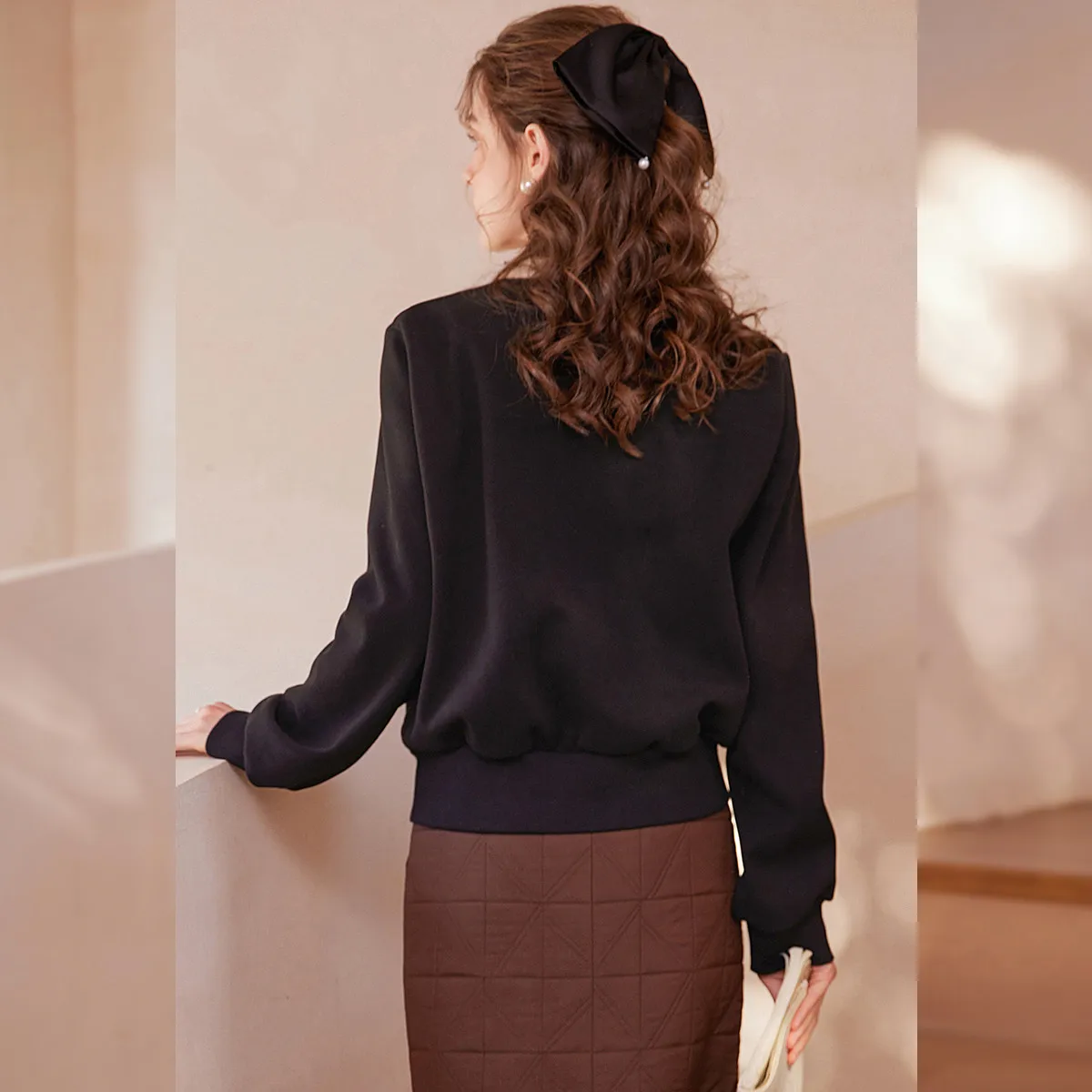 LOUIS YAO 2025 Winter Thick Velvet Hoodie with Stylish Design Contrasting Color Patchwork Micro Elastic Women's Hoodie