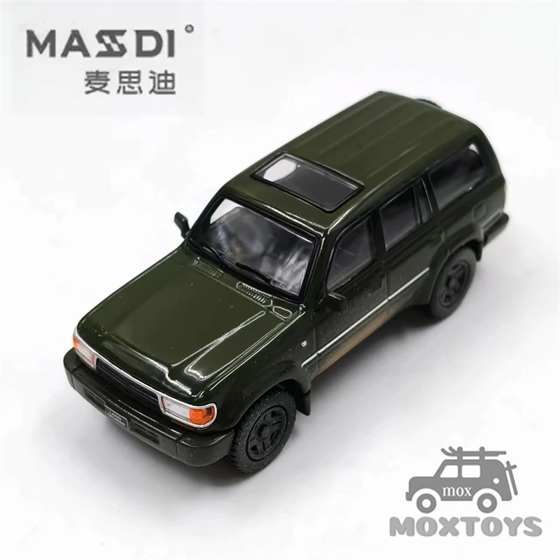 

MASDI 1:64 Land Cruiser LC80 1994 Army Green Muddy version Diecast Model Car