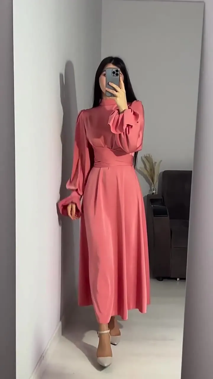 2025 Novo vestido de cetim feminino primavera e outono – manga comprida, manga bufante, cintura amarrada, cor sólida