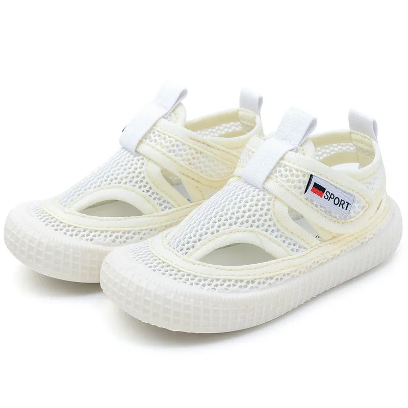 Sandały dziecięce dziecięce letnie buty chłopięce dziewczęce pół sandały wycięcia Hollow Fashion Toe-capped cukierkowy kolor miękkie oddychające 21-30