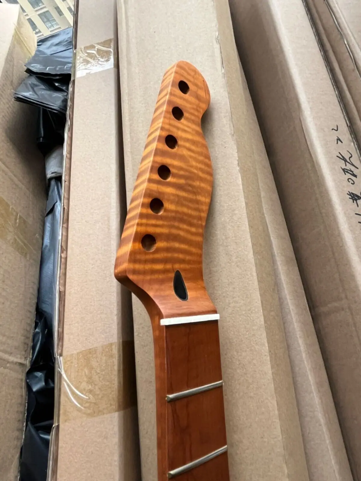 

4A 22 Fret Tiger Roasted Flame Maple Guitar Neck for DIY Replacement