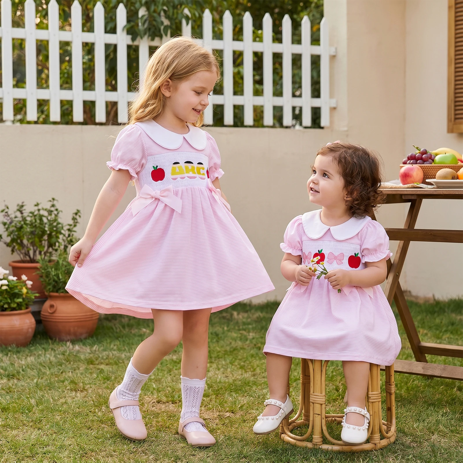 Kurzärmliges A-Linien-Kleid für Babymädchen mit Puppenkragen und Apfel-Stickerei, Lässiges Schulkleid für Kleinkinder