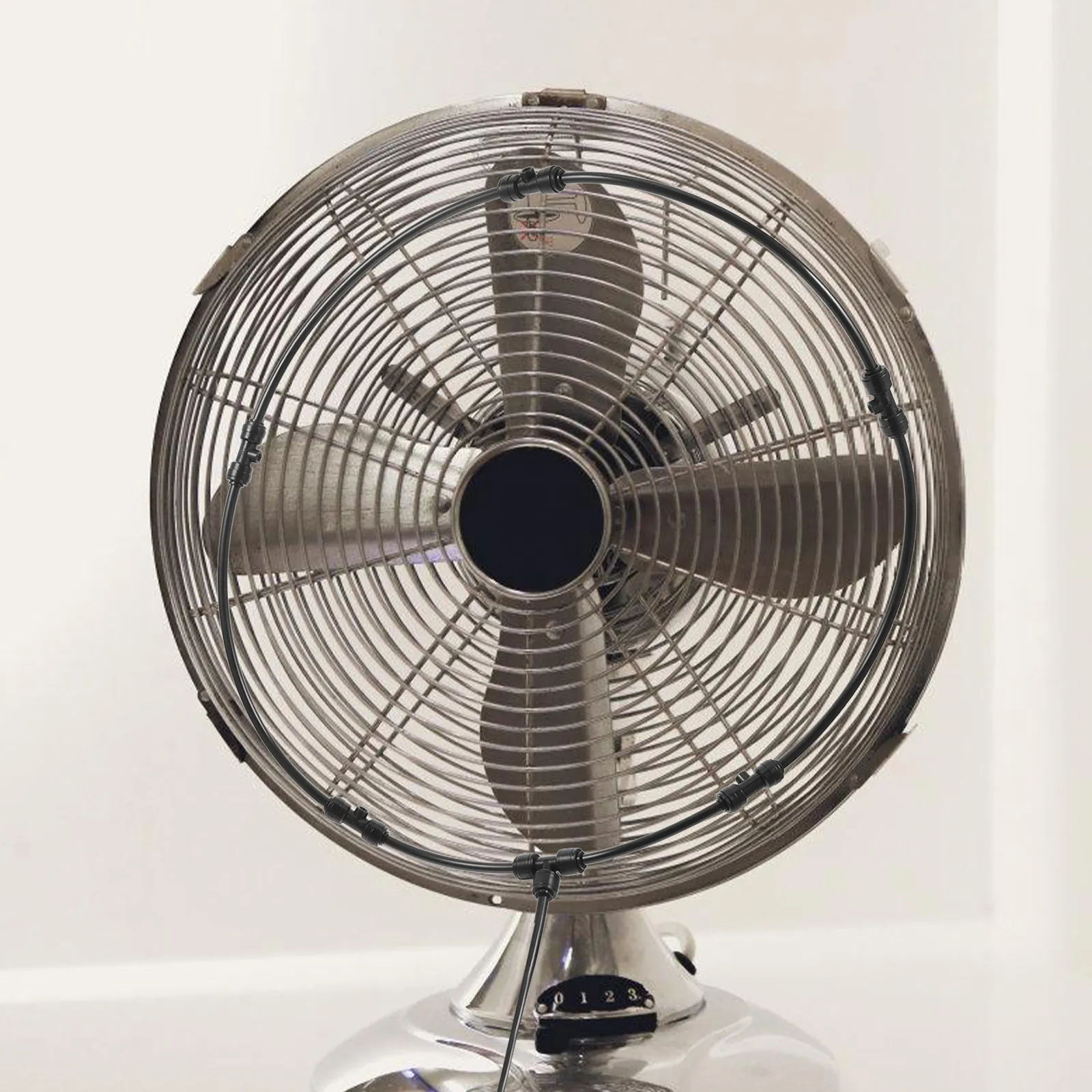

1Set Outdoor Misting Fan Kit with Garden Hose Adapter for Patio Deck Balcony Cooling Fine Mist Temperature Reduction Misting