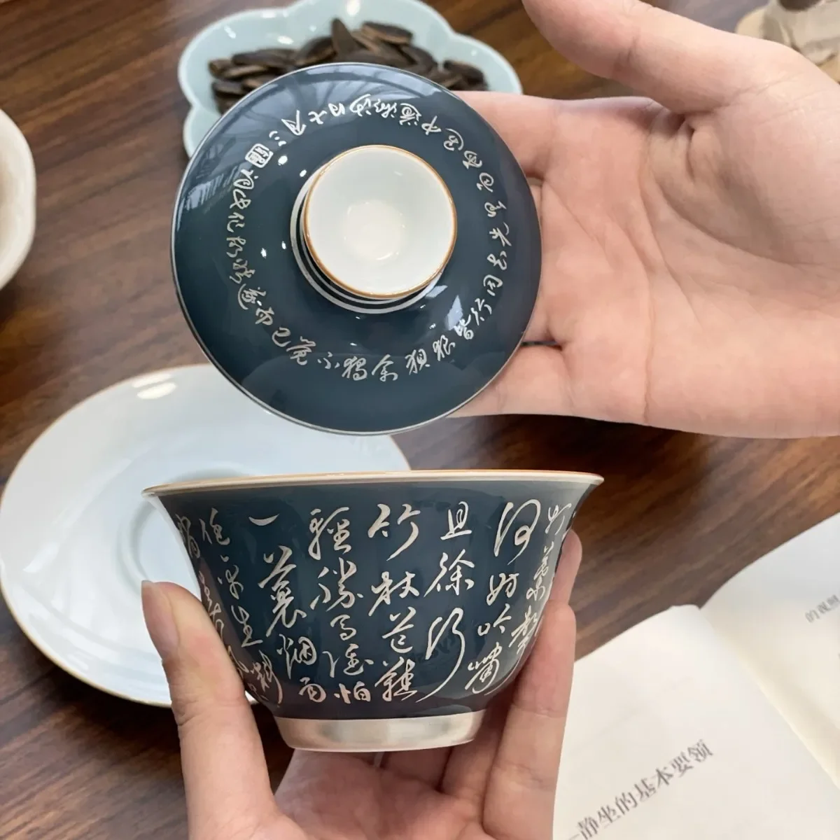 High-end souvenir Sancai cover bowl, tea brewer, old rock mud retro tea bowl