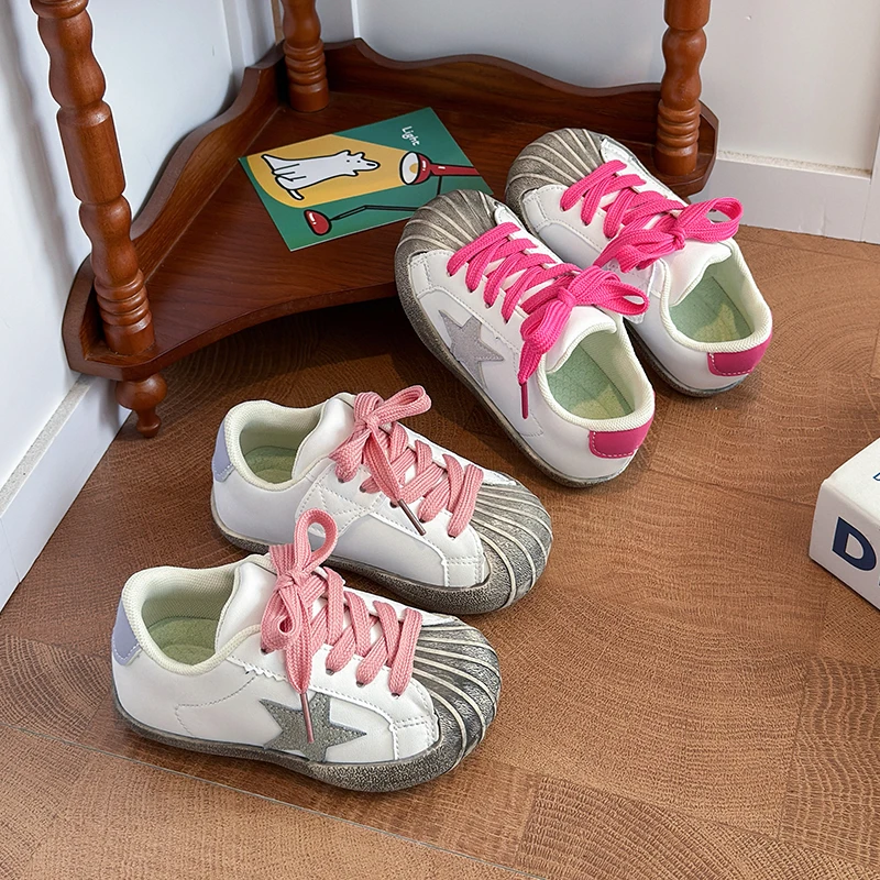 Little Girls Distressed Shell Toe Sneakers, Star Patch Contrast Pink Lace‑Up Soft Casual Shoes