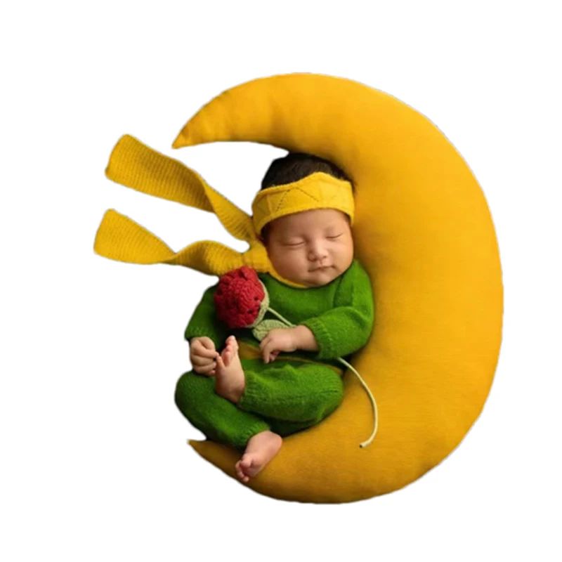 

Newborn Photography Outfit Winter Theme Baby Clothing Knitted Rose Moon Pillow Combination Infant Studio Photography Props