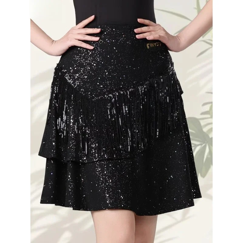 Jupe demi-corps de danse latine pour femmes, robe d'entraînement, nouvelle collection été, paillettes, pompon, moderne, noir, vêtements de danse carrés de sororité