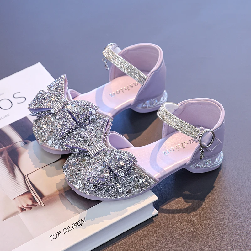 

2025 Children's Crystal Princess Shoes bow Tie stylish summer new girls' head-wrapped sandals small high heels performance shoes