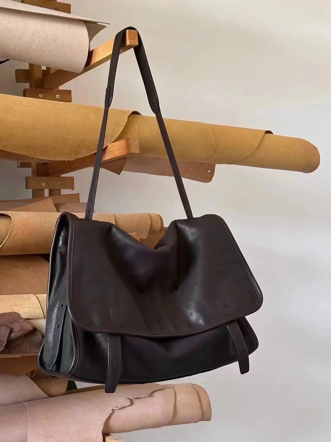 

Casual Chic Soft Cowhide Leather Large Capaci Tote Bag Women's Crossbody Bag Commuter Friendly Trendy New 2025