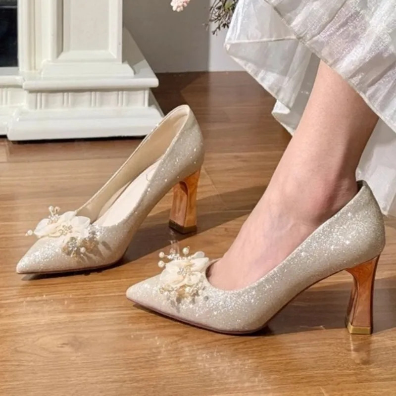 

Новинка 2025 года, горячая распродажа, женские туфли на одинарном каблуке, модные свадебные туфли с цветочным принтом, новые женские туфли на каблуке с кристаллами и бусинами