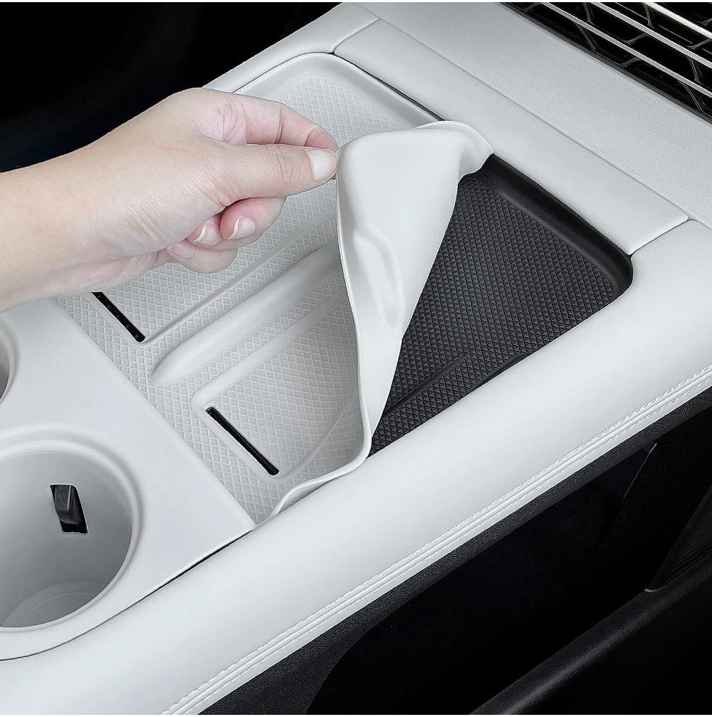 Für Xpeng G6 2023 2024 2025 2026 Auto Kabelloses Lade-Silikonpad Mittelkonsole Getränkehalter-Schutzmatte Schutz-Innenausstattung – Detail 10
