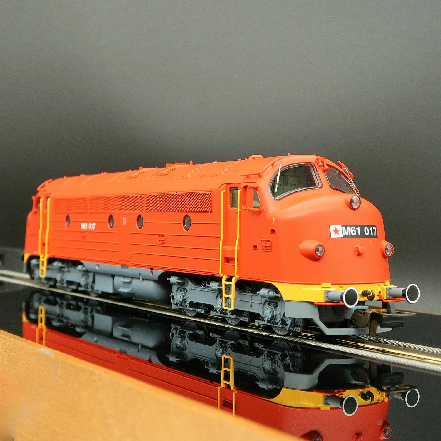 Modelo de tren PIKO HO, tipo 1/87, 52481, M61, locomotora diésel, efecto de sonido Digital, cuarta generación, Rail MAV Hungaro, coche de juguete