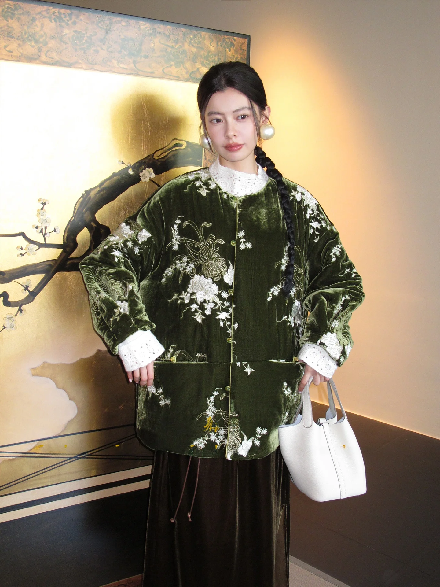 

Новое китайское шелковое бархатное пальто с вышивкой из хлопка, женское, приталенное, длинное, с круглым вырезом, на пуговицах