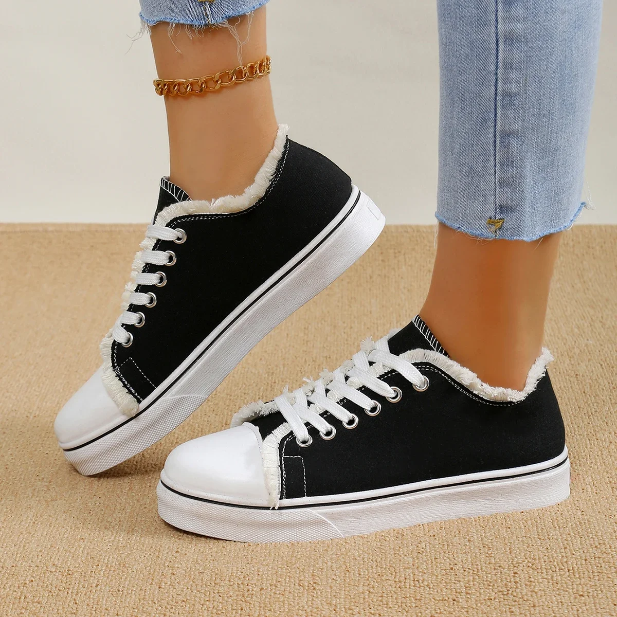 Women Sneakers New Fashion New Spring Autumn Sneakers Low Cut Lace-Up Women Vulcanize Shoes Woman Flats Off White Shoes Female