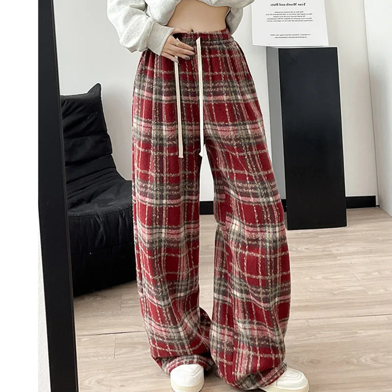 سراويل رياضية نسائية عصرية منقوشة غير رسمية مستقيمة سراويل نسائية مرنة عالية الخصر بالإضافة إلى سراويل مخملية دافئة سراويل فضفاضة للطلاب