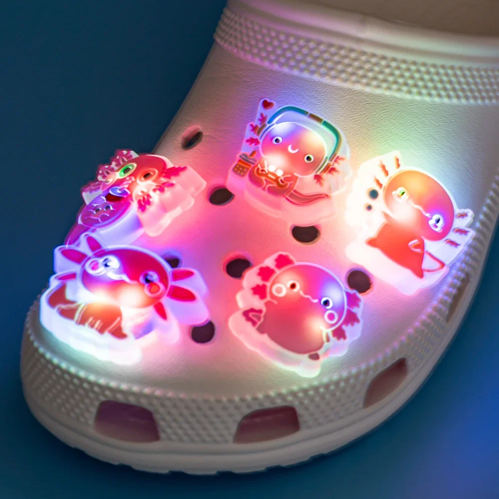 5 Stück LED-Schuhanhänger, Katzen, Hunde, Einhörner, beleuchtete Schuhdekorationen, Gamepad-Kameras, Diamant-LED-Pins für Frauen und Mädchen, Clog-Schnallen – Detail 16