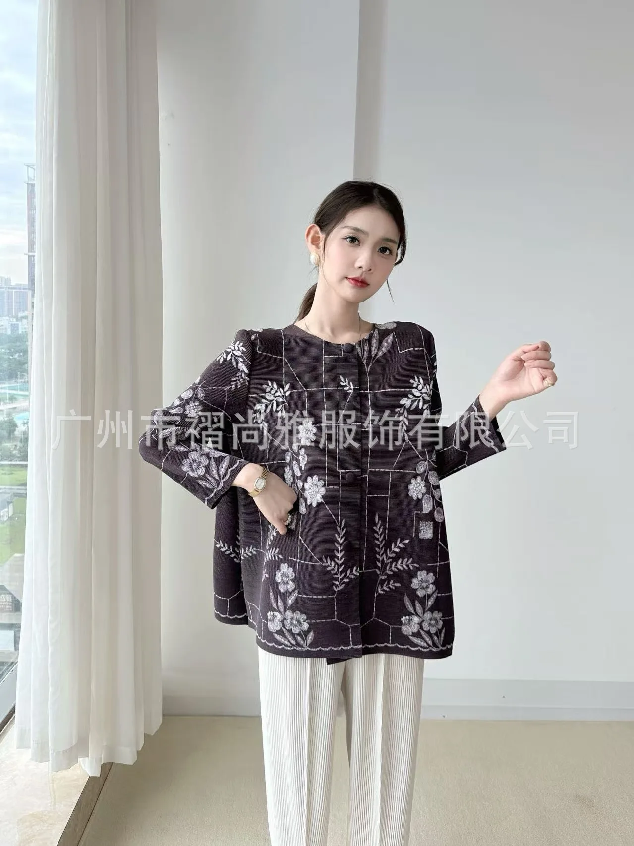 Miyake Pleated 2025 Autumn New Long Sleeved Round Neck Cardigan Printed Fashionable Pleated Loose Casual Comfortable Women's Top