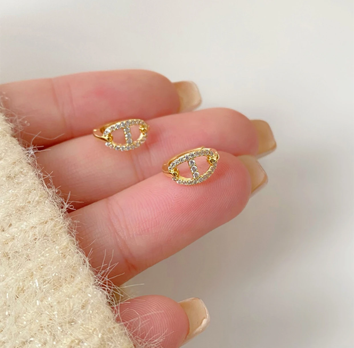 Серьги-застежки для ушей Роскошный дизайн Серьги Силиконовый зажим для ушей Женские серьги без пирсингаМужские и женские стили.