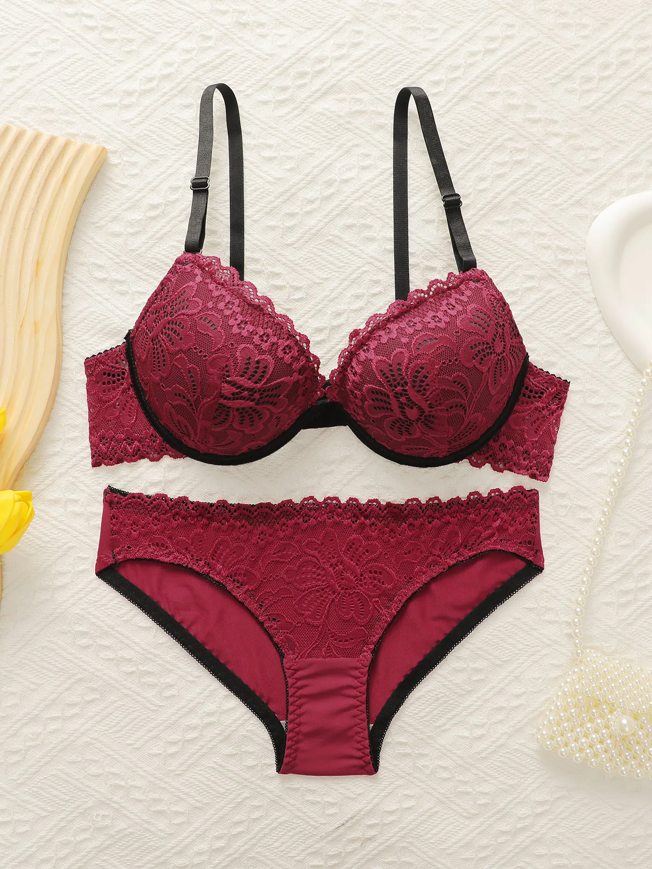 

Hot selling 2 pieces of women's sexy embroidered lace lingerie set gathering push ups comfortable bra underwear A2161