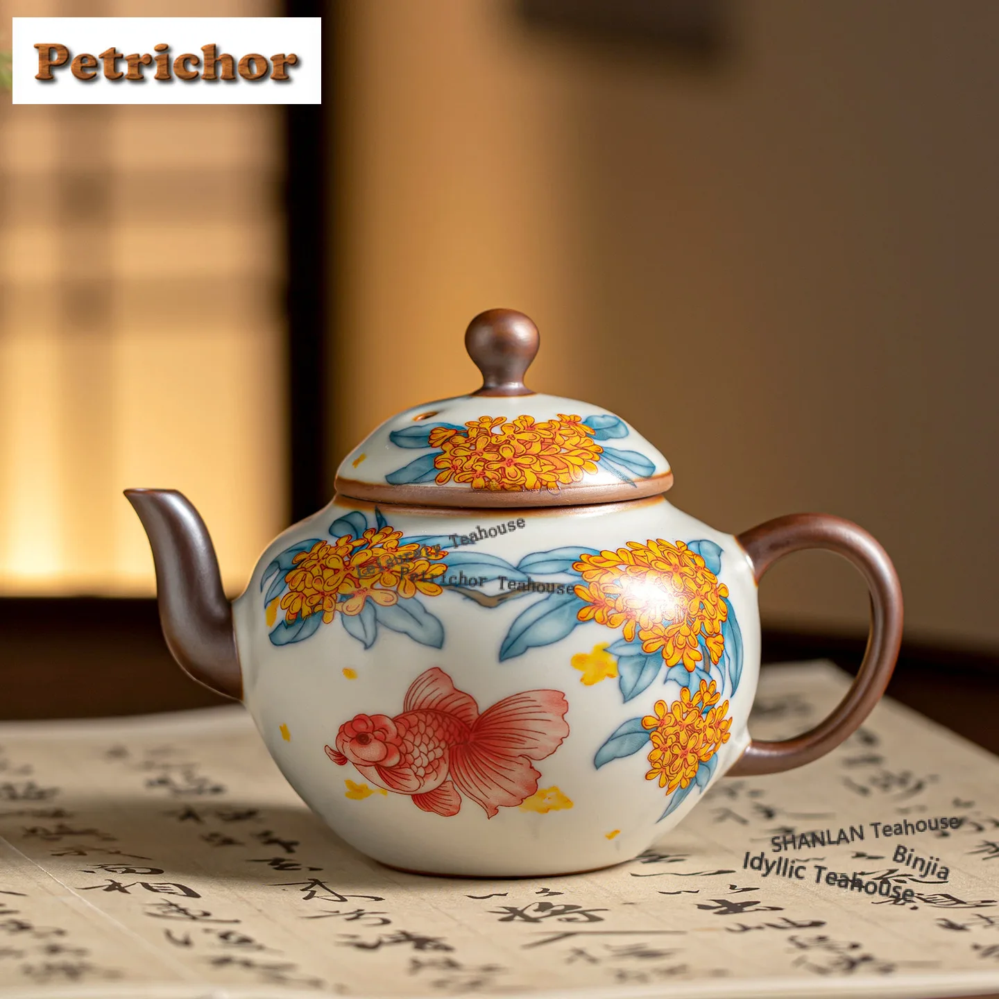 

Чайник из керамики ручной работы 330 мл, круглый, с узором «Османтус и карпы», с фильтром, для заваривания чая, коллекция чайной посуды