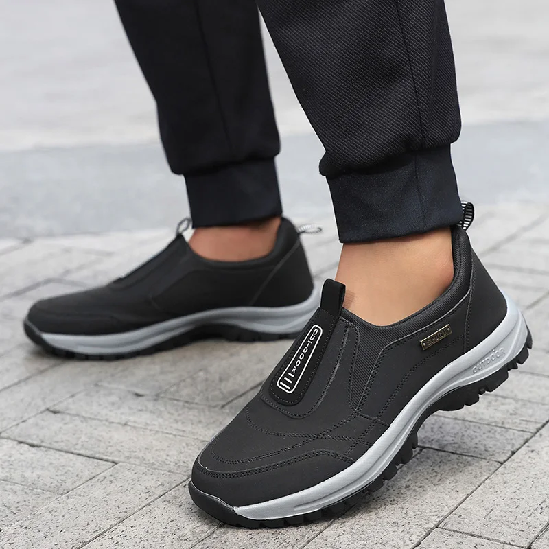 

Мужские нескользящие повседневные спортивные кроссовки, износостойкие походные ботинки, модные удобные уличные туфли на плоской подошве для мужчин 2025-2026