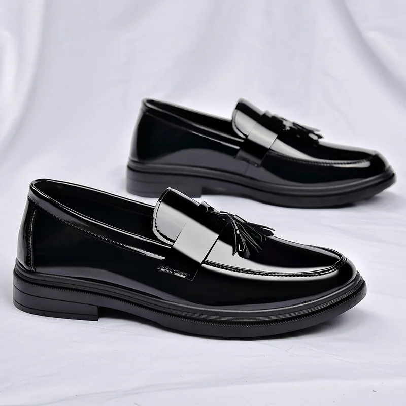 

New style Leather Shoes for Men Autumn Business Formal Plus Size Dress Men Shoes Casual Soft Soled Black Men Wedding Groom Shoes