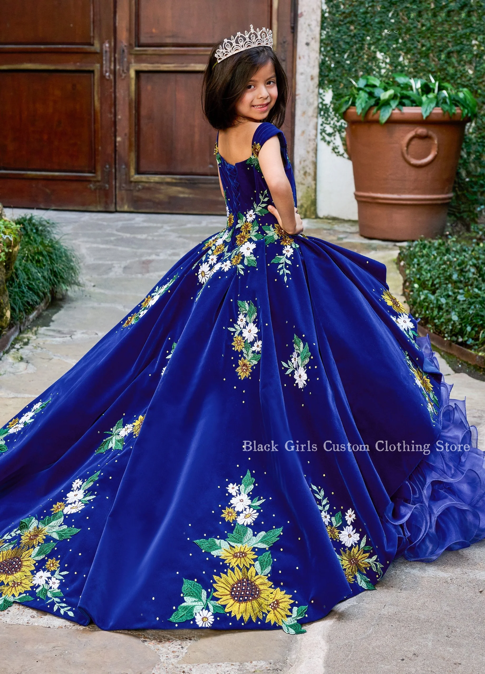 Flower Embroidery Mexico Quinceanera Dresses 2024 Elegant Navy Blue Silk Beaded Lace Applique Poncho Cute Flower Girl Dresses