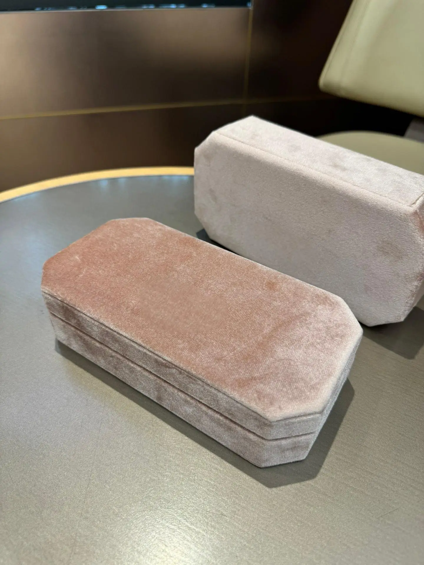 Esecuzione squisita, facile da trasportare, la scatola di immagazzinaggio di gioielli preziosi può essere utilizzata per riporre gioielli quotidiani Scatola di immagazzinaggio di fascia alta