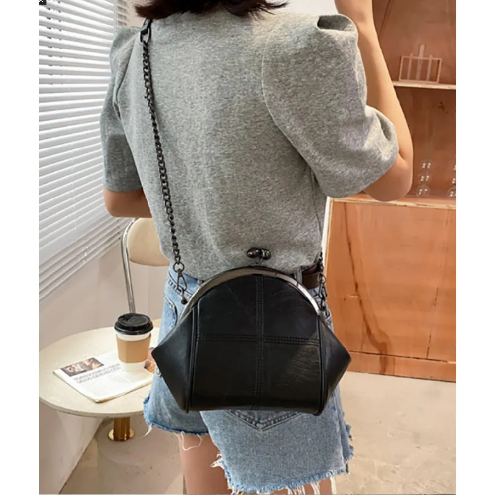 

Shell bag vintage chain bag fashion versatile embroidered bag for women single shoulder bag crossbody bag bags