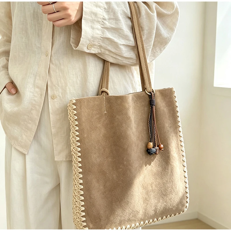 Vintage-Umhängetasche aus Kunstwildleder mit passendem Portemonnaie, Damenhandtasche mit Häkelspitzenbesatz, elegante Colorblock-Tragetasche für Herbst und Winter – Detail 15