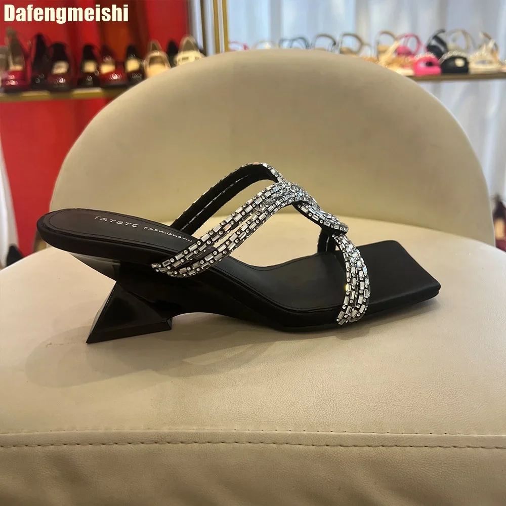 

2025 Summer New Open-Toe Slippers for Women Outdoor Square Toe Rhinestones Bling Bling One-Strap Thick Heel Sandals High Heels