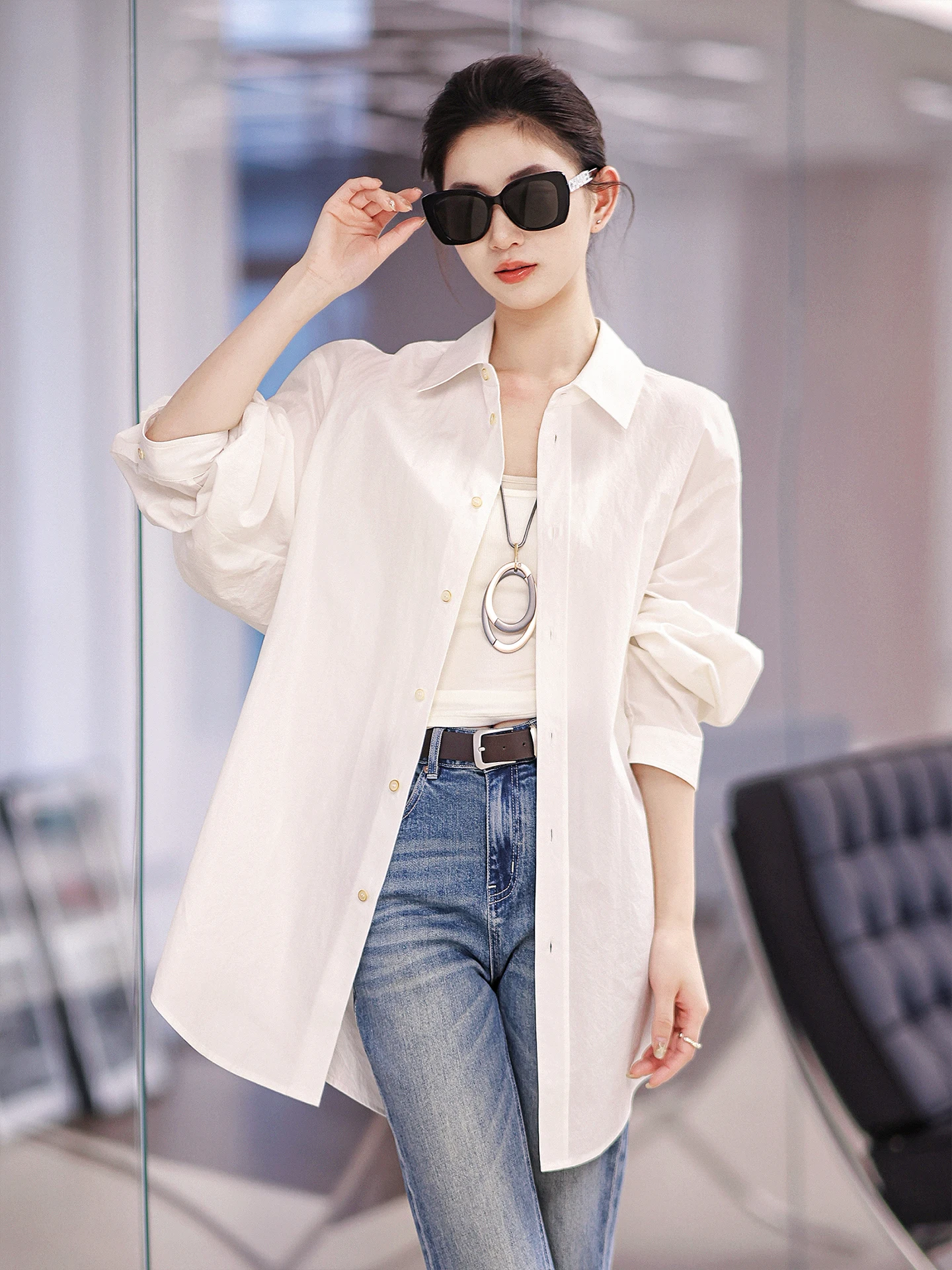 

Minimalist 100% Cotton Soft Comfortable Collared Commute White Shirt for Women Simple Elegant Long Sleeve Business Casual