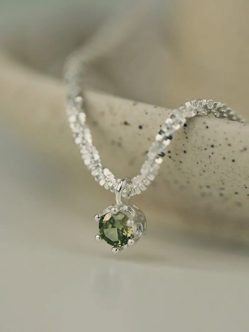 

Ювелирные изделия из стерлингового серебра 925 пробы, ожерелье с зеленым цирконом для женщин - модное и нишевое колье со сверкающим оливковым цирконом в стиле INS