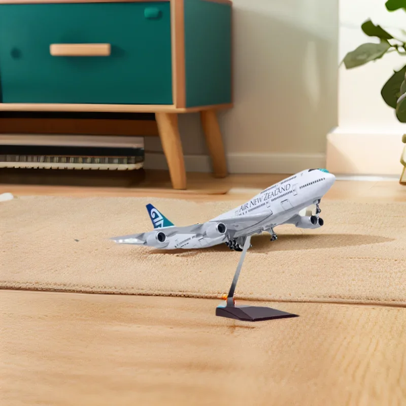 

For B747 New Zealand Airways Airlines Lightweight Die-cast Resin Aircraft Collection Display Plane Set Air Force(W Ligh）