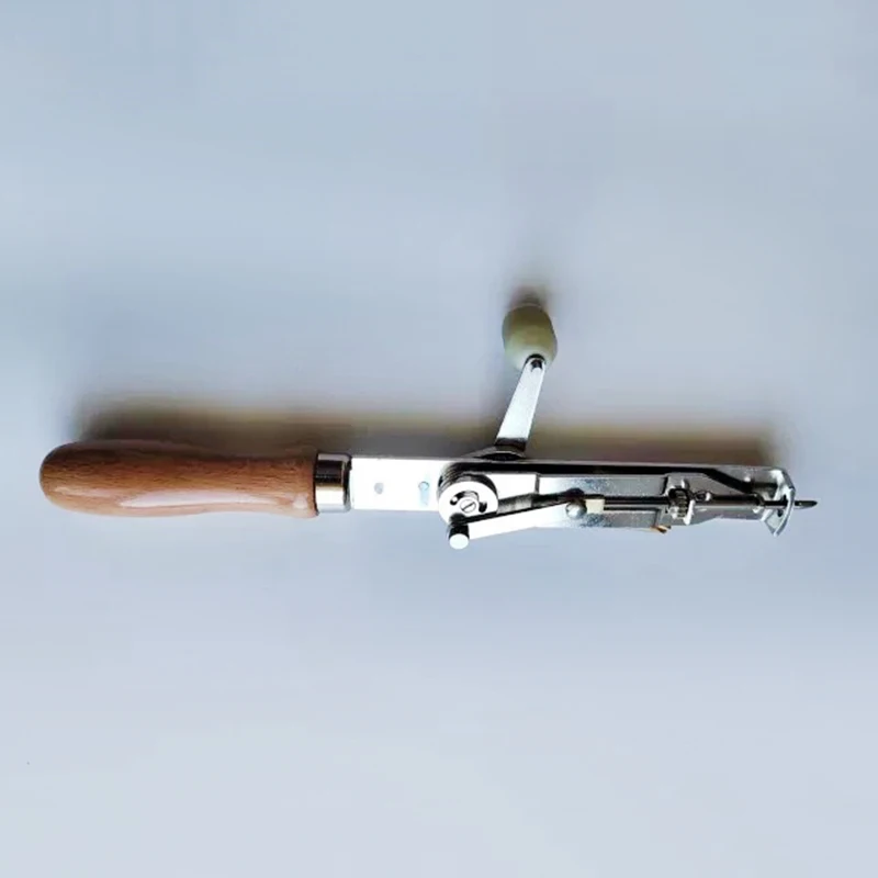 

DIY Carpet Knitting Machine Embroidered Knitted Carpet Adjustable Hand-Crank Lightweight Hand-Made Carpet Tool