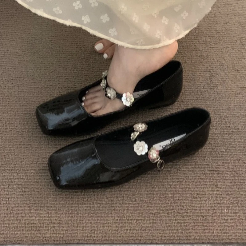 

Flower Women Flats Square Toe Shoes Elegant New Luxury Loafers Summer Sandals Designer 2025 Casual Sport Woman Shallow Sneakers