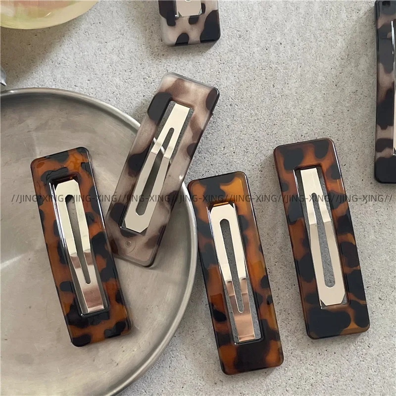 

Vintage Leopard Plastic Hair Barrettes Geometric Hollow Rectangle BB Clips New Trend Bangs Fixing Hair Clips Daily Accessories