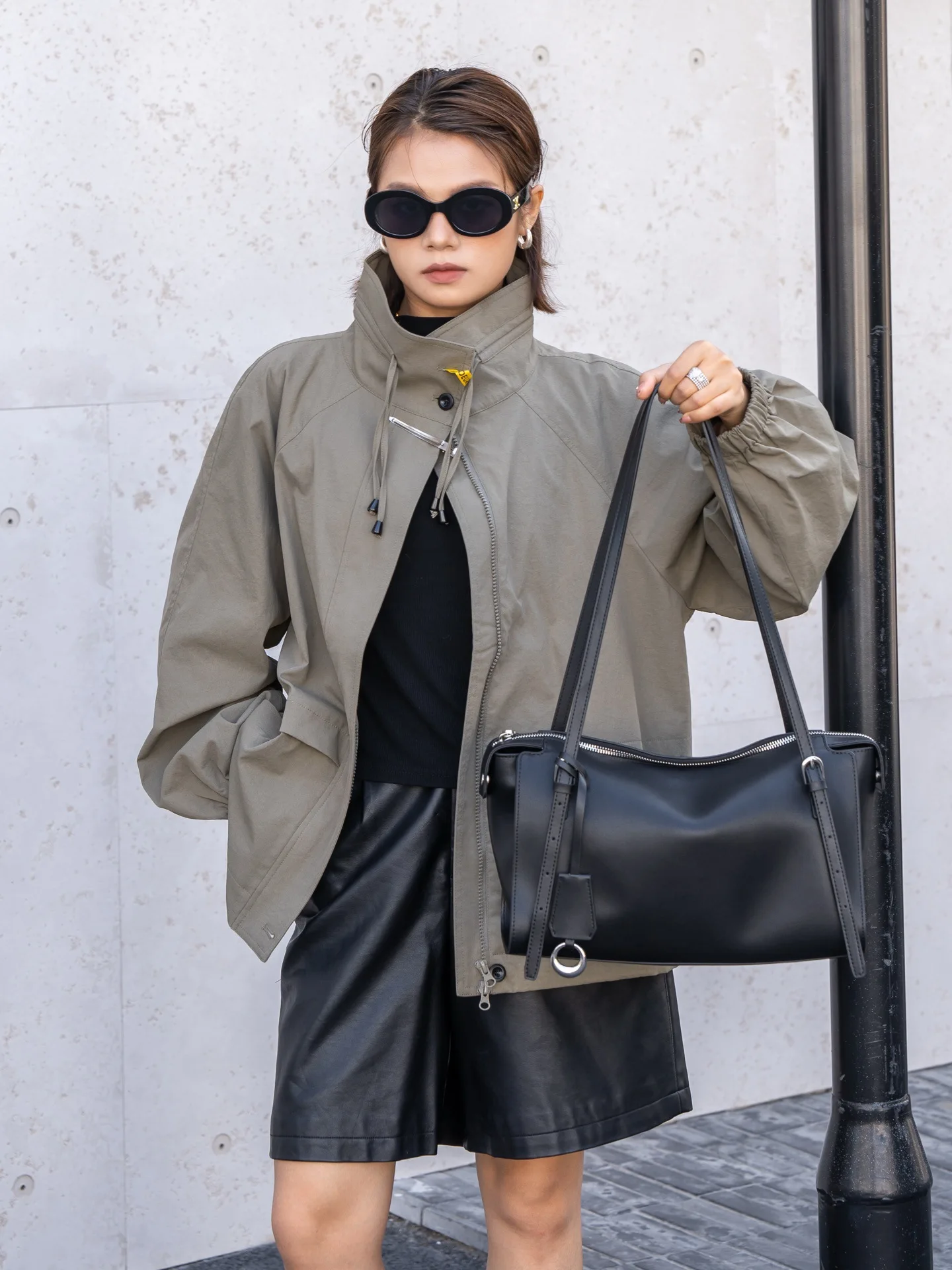 

Cowhide Commuter Large Capacity Women's Bag Casual 2026 New High Quality Leather Retro Women's Fashion Shoulder Bag